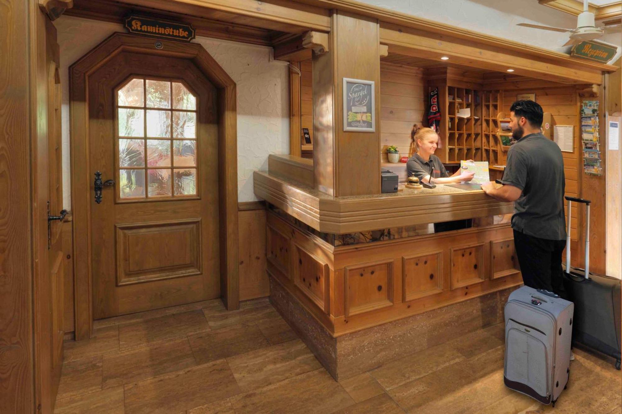 吕伯克 Deeke'S Quellenhof酒店 外观 照片